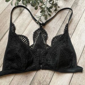 Victoria’s Secret Triangle Racer Back Bralette Black Lace 🖤 Small